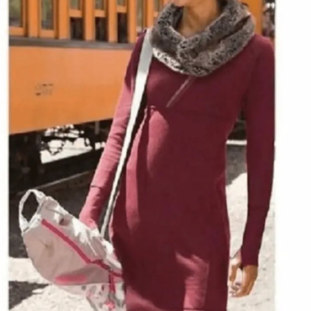 Athleta Womens Snow Summit Jersey Dress Size XS Burgundy Maroon Faux Fur